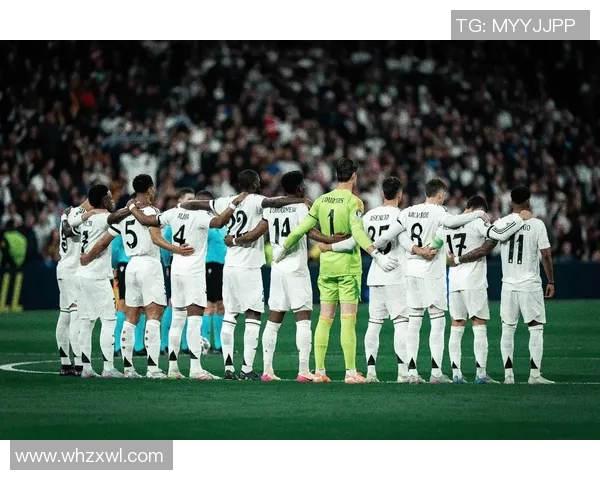 争议不断的足球明星们背后的故事与成就解析